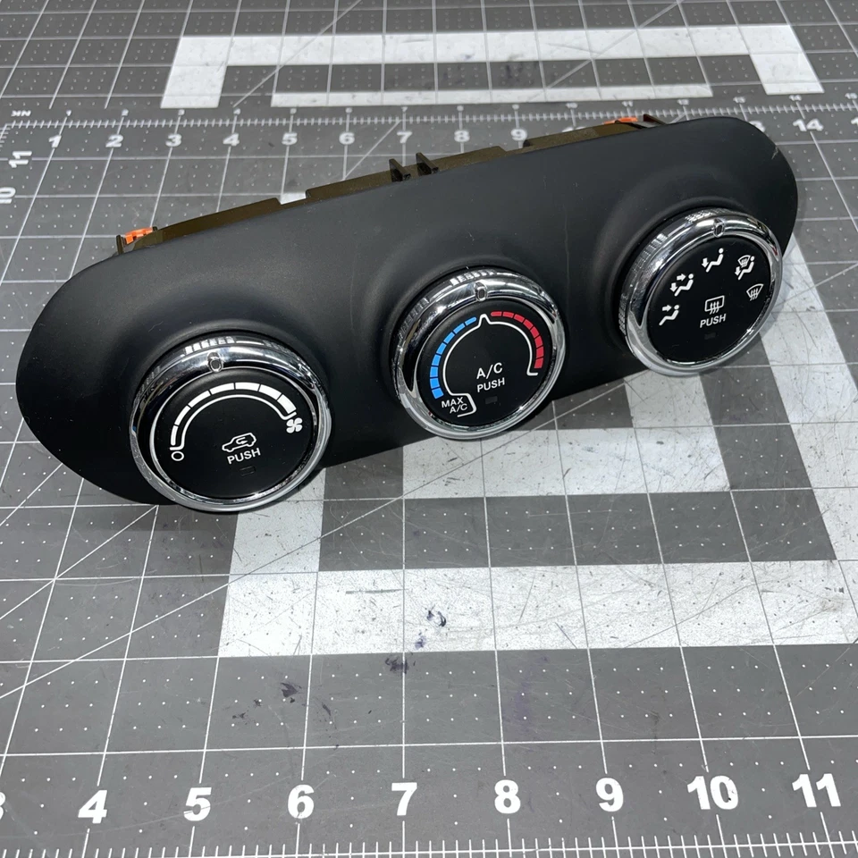 2015 2017 JEEP RENEGADE AC HEATER CLIMATE TEMPERATURE CONTROL 6LW59LXHAA OEM - Image 1 of 4