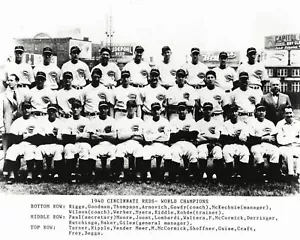 CINCINNATI REDS - 1940 WORLD SERIES CHAMPIONS, 8x10 B&W Team Photo - Picture 1 of 1