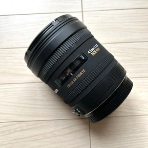 SIGMA 4.5mm 1 2.8 DC HSM fisheye lens for Canon - Picture 1 of 8