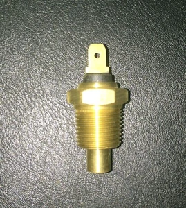 Ford Tractor Temperature sending switch 2610, 3610, 4110, 4610 + 3230 3430, 3930 - Picture 1 of 1