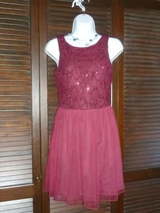 Vestido sin palabras rojo borgoña sin mangas cuerpo de lentejuelas, falda de capa corta, 5 nuevo con etiquetas - Imagen 1 de 11