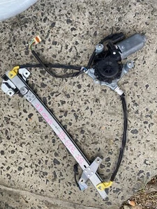 Mazda Astina 2003 BJ Sp20 Right Front Power Window Regulator 1998 To 2003 Tested - Picture 1 of 8