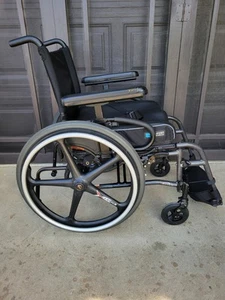 Quickie 2 Lite 18" X 18" Manual Wheelchair Used 18"x18" Foldable - Picture 1 of 15