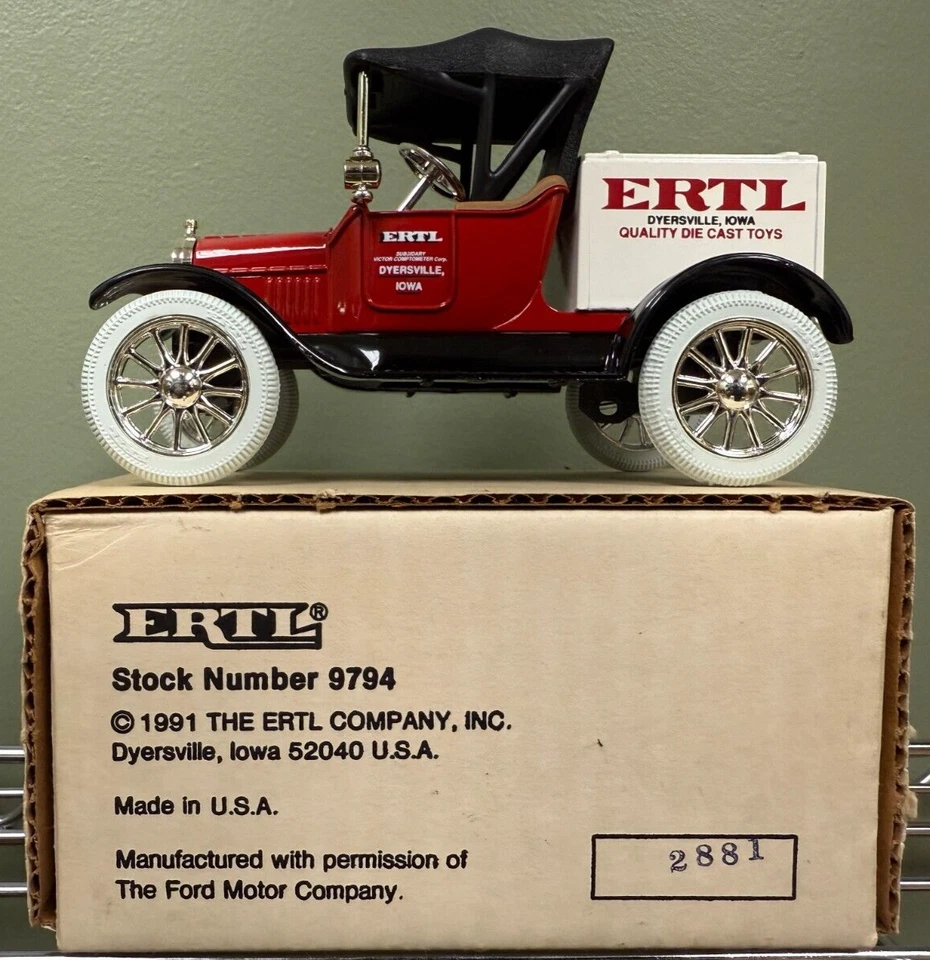 ERTL 1918 Ford Model "T" Runabout Die Cast Coin Bank - Image 1 of 1