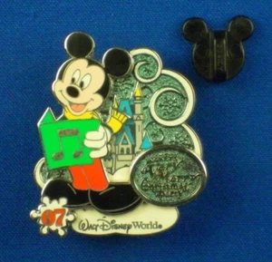 Mickey Singing Carols Cinderella's Castle Christmas Party 2007 LE Pin # 58454 - Picture 1 of 4