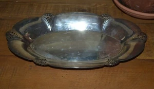 Bandeja para servir pan enchapada en plata Wm Rogers 419 - bordes festoneados ovalados - Imagen 1 de 4