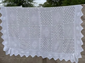 Vtg French crochet bed cover coverlet Triangle Edge White Trunk European Textile - Picture 1 of 17