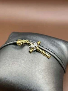 Colgante de cruz de oro real clásico de 18 k - Imagen 1 de 4
