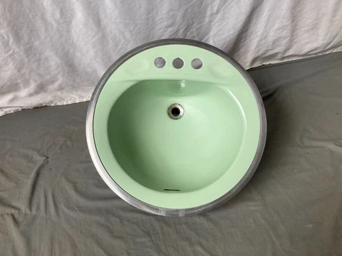 Vtg Mid Century 18" Cast Iron Pale Jadeite Green Round Drop in Bath Sink 450-23E Cover