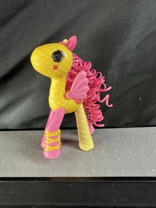 MUÑECA MINI PONIS LALALOOPSY LALA-OOPSIES Caballo Macadamia Rosa Amarillo - Imagen 1 de 8