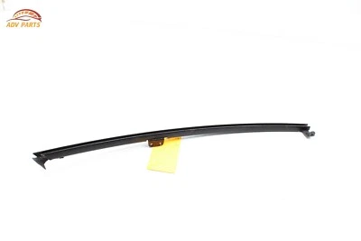 Toyota Prius 2016-2022 puerta delantera derecha ventana guía canal OEM Foto 1 de 4