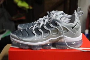 Zapatos para hombre Nike Air Vapormax Plus Wolf gris negro blanco 924453007 - Imagen 1 de 5