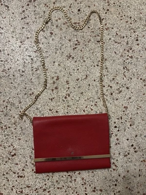 Bolso de mano Carolina Herrera cadena cuero rojo solapa Foto 1 de 4