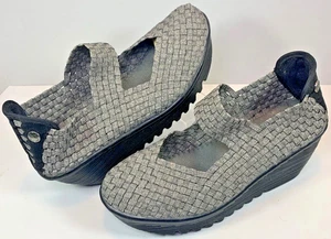Bernie Mev NY Grau Größe 7,5 /38 Gewebte Slip-On Comfort Strap Sandalen Keilabsatz - Bild 1 von 6