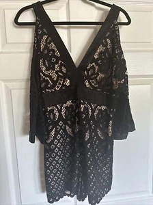 Mia Cold Shoulder Spitzen-Strampler schwarz Spitze Playsuit von Bardot Größe 8 neu mit Etikett - Bild 1 von 9