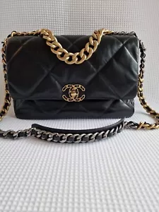 ** CHANEL 19 ** Medium Flap-Bag - Bild 1 von 8