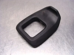 Bisel de cierre de pestillo de asiento izquierdo para conductor trasero Jeep Renegade Latitude 15 16 17 18 19 20 - Imagen 1 de 5