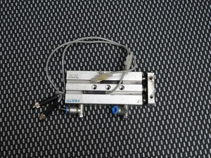 Original Festo Doppelkolbenzylinder DPZ-10-40-P-A 32683 - Bild 1 von 3