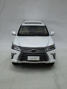 KYOSHO 1/18 Lexus LX570 white with box 703963 - Picture 1 of 6