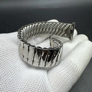 Pietra elastica classica in acciaio inox anni 50 mai usata? Cinturino orologio vintage - Foto 1 di 10