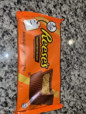 Copos de manteiga de amendoim chocolate ao leite Reese's pacote com 2 16 onças guloseimas de meio quilo - Imagem 1 de 4