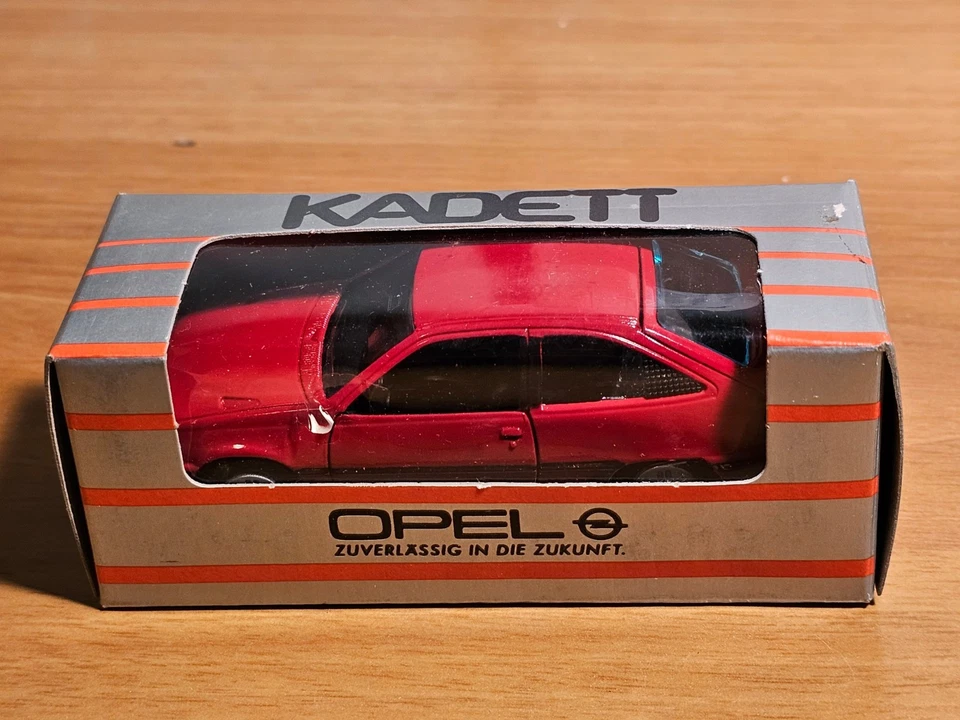 OPEL KADETT GSI - GAMA 1196 - Photo 1/4