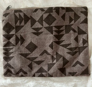 brown fabric laptop case for teens/kids - Picture 1 of 3