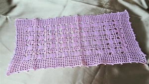 VINTAGE centrino, grazioso ROSA uncinetto a mano, campagna francese, fattoria, decorazione casetta - Foto 1 di 2