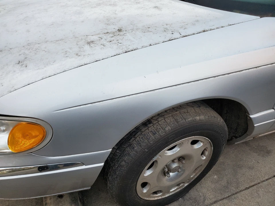 Guardabarros izquierdo Lincoln Continental 1998-1999-2000-2001-2002 plateado Foto 1 de 1