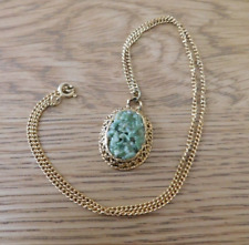 VTG 70s Hollywood gold tone necklace with green chip stones 44cm chain