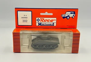 Roco Minitanks 1/87 Scale WWII U.S. M4 Sherman Tank #202 - Picture 1 of 15
