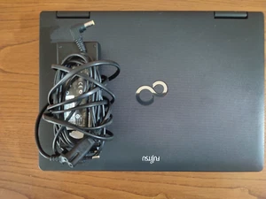 Notebook Fujitsu Lifebook E752 i5 HDD 500GB RAM 8GB 15,6 " Windows 10 Pro - Foto 1 di 15