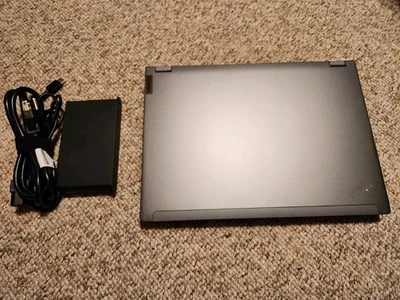 ThinkPad P16 Gen 2 i7-14700HX RTX3500 12GB 64GB RAM 1TB SSD Win 11 Pro Foto 1 de 4