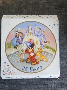 Piatto da collezione Walt Disney World 25° anniversario - 1996 8" - Foto 1 di 3