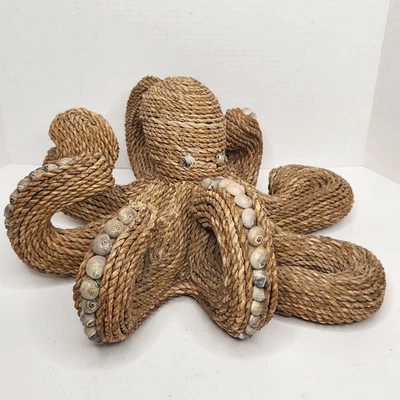 Cuerda de mimbre de ratán pulpo escultura conchas marinas costa náutica boho 15"x7” Foto 1 de 4