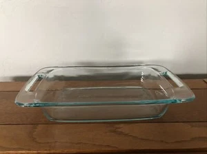PYREX BLUE TINT BAKING CASSEROLE DISH WITH CUT OUT HANDLES 7 X 11 " 2 QT C232 - Picture 1 of 9