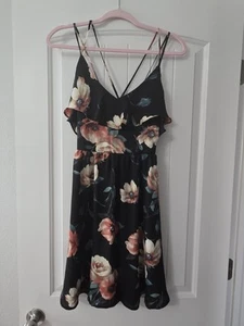 XHILARATION WOMEN'S / JUNIOR'S BLACK FLORAL PRINT RUFFLE DRESS SIZE M ~NWT - Picture 1 of 4