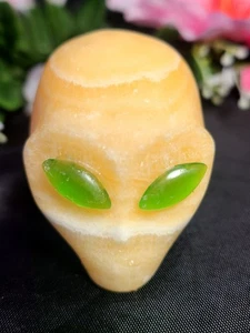 2" Yellow Calcite Stone Alien Head Carving Cats Eyes - Star Being - UFO -Area 51 - Picture 1 of 13