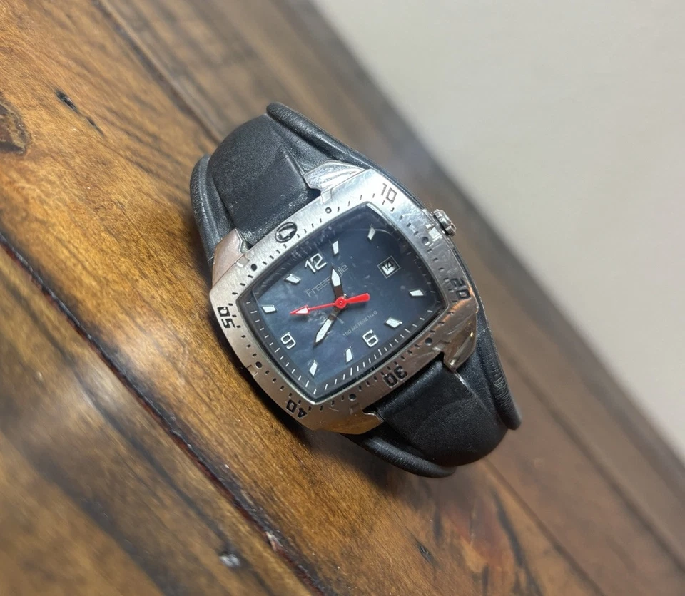 Reloj Freestyle Vintage Tono Plateado MOP Fecha #1.14 Foto 1 de 1