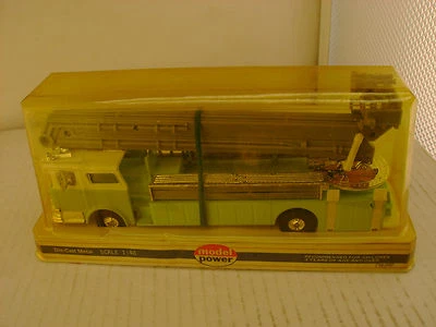 MODEL POWER PLAYART 1:48 SCALE LIME W/WHIT CAB MACK FIRE ENGINE BUCKET TRUCK NEW - Image 1 of 4