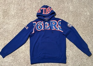 PHILADELPHIA 76ERS MEN'S OVERSIZED TACKLE TWILL APPLIQUE HOODIE- LARGE -NWT - Picture 1 of 2