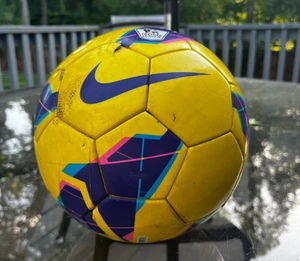 Balón de fútbol Nike Saber 2012/2013 BPL amarillo de alta visibilidad talla 5 descontinuado muy raro - Imagen 1 de 4