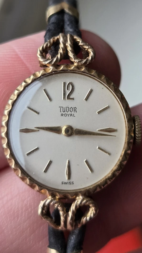Rolex Tudor Royal para dama maravillosamente limpio y original. Precioso estado en caja Foto 1 de 4