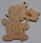 Fensterbild aus Holz -  Schneemann mit Namensschild Max - Erzgebirge 9 x 9 cm