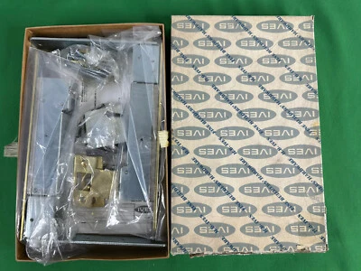 H.B. Perno empotrado automático IVES PR356 B3 de latón macizo con acabado de latón brillante Foto 1 de 4