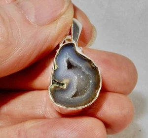 Colgante de geoda Tobasco plata esterlina 925 para paz, armonía y amor propio - Imagen 1 de 4