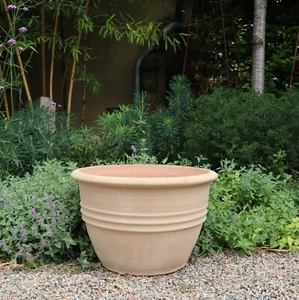handgefertigtes Terracotta Pflanzgefäß, frostfester Pflanzkübel Veronica 40 cm - Bild 1 von 10
