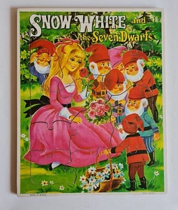 Rare Snow White Wood Tray Puzzle. Pre Disney. - Picture 1 of 7