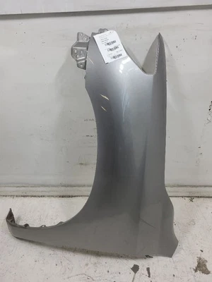 Painel para-lama driver Toyota Sequoia 2008-2022 - Silver Sky - Imagem 1 de 4