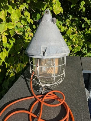 Sehr Große DDR Lampe Ex Fabriklampe Industrie Bunkerlampe  Gitterlampe EOW - Bild 1 von 4